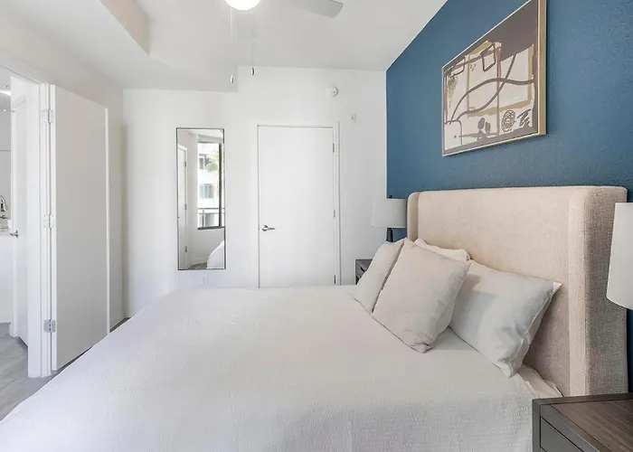 Landing Modern 1Bd Gym Pool Apartment *