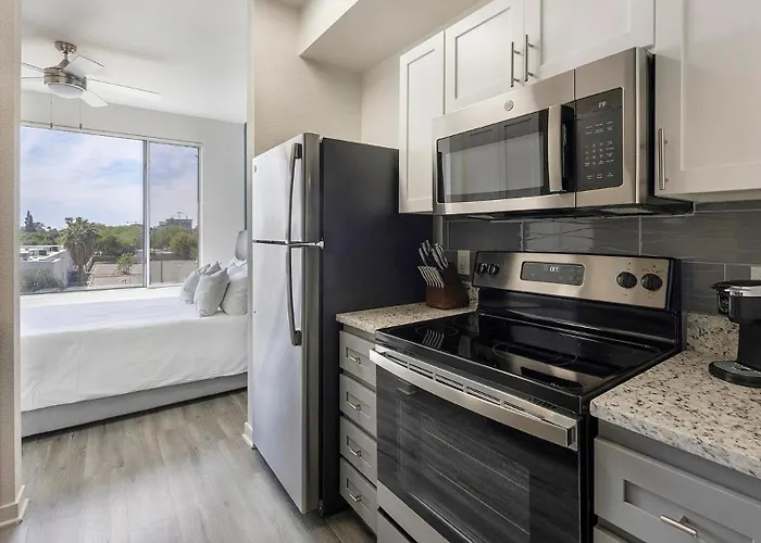Apartment Landing Modern 1Bd Gym Pool *