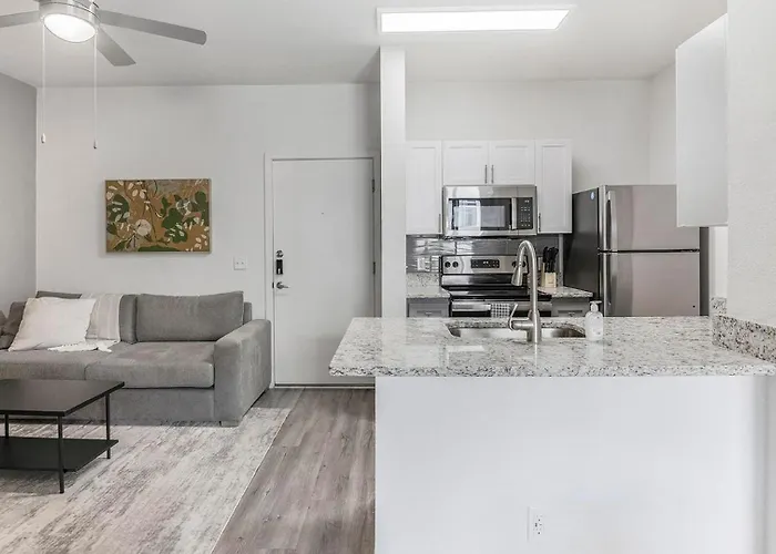 Landing Modern 1Bd Gym Pool Apartment