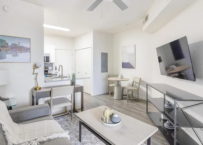 Landing Modern 1Bd Gym Pool Apartment *